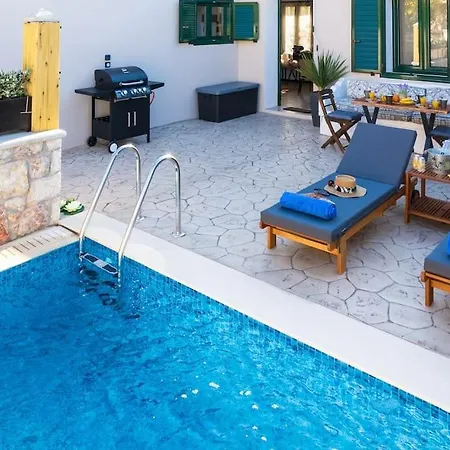 Moana House *